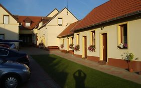 Szuts Vendeghaz